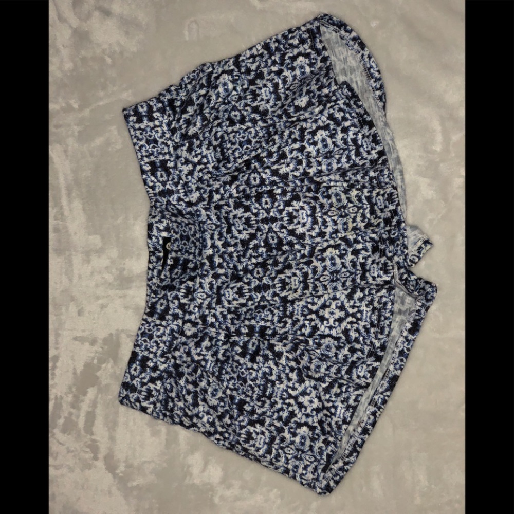 Stretchy comfy shorts with pockets